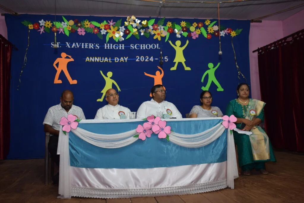 Dr. Ashwin Fernandes delivering keynote speech