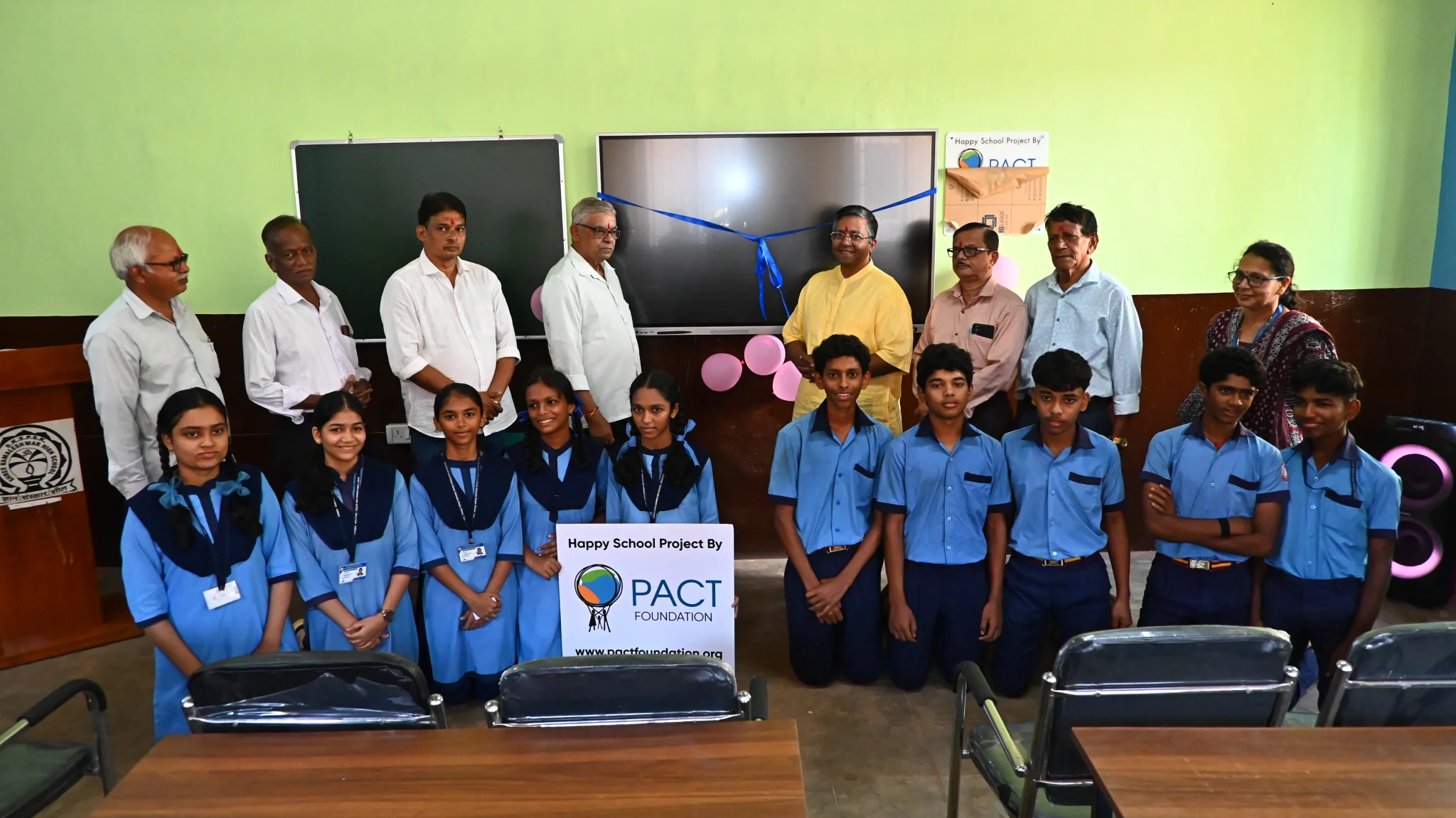 Students and dignitaries inside the newly inaugurated Smart Classroom at Shri Kamleshwar High School